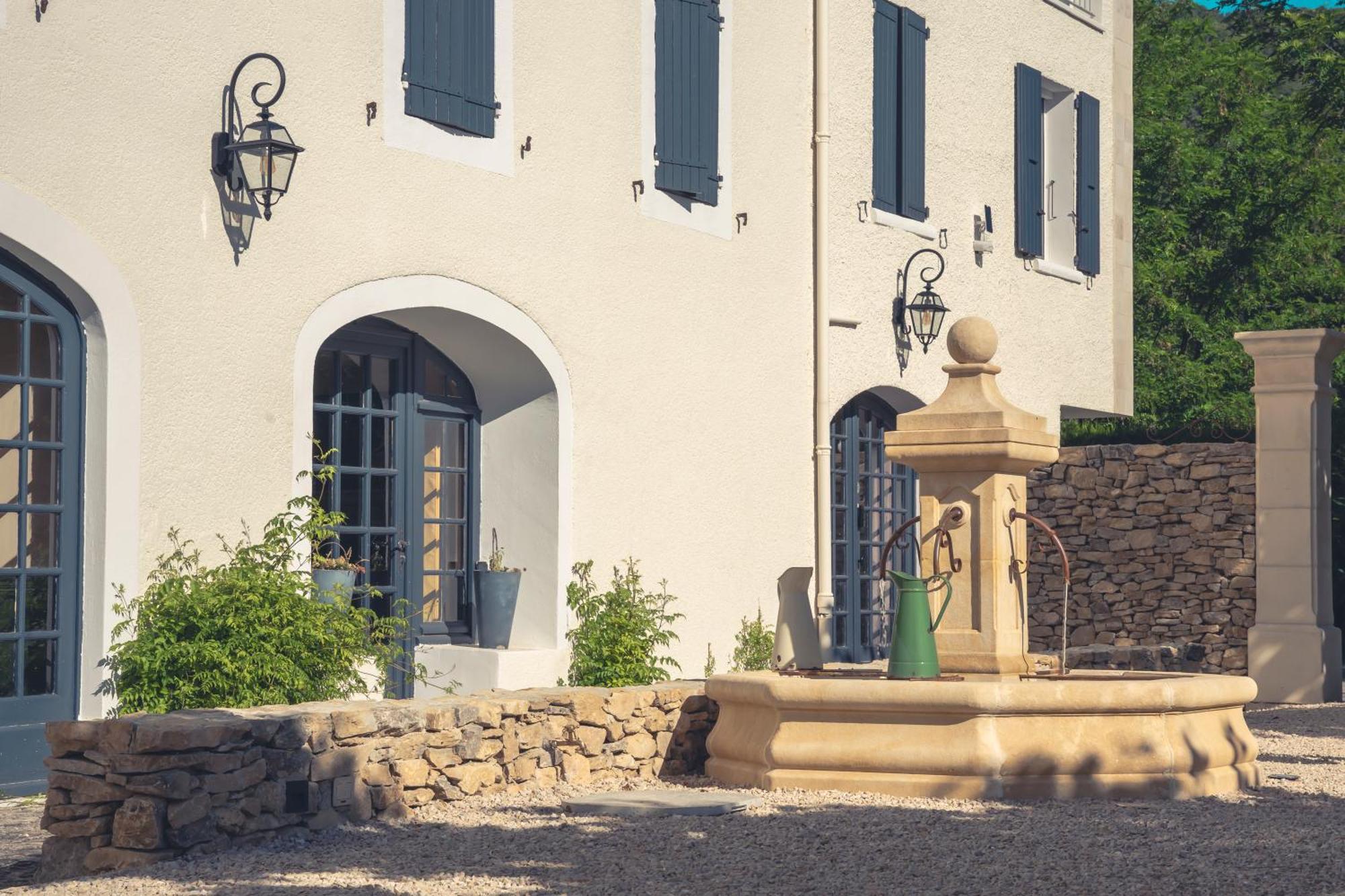 Logis Hotel Restaurant Le Plantevin Propiac Exterior foto