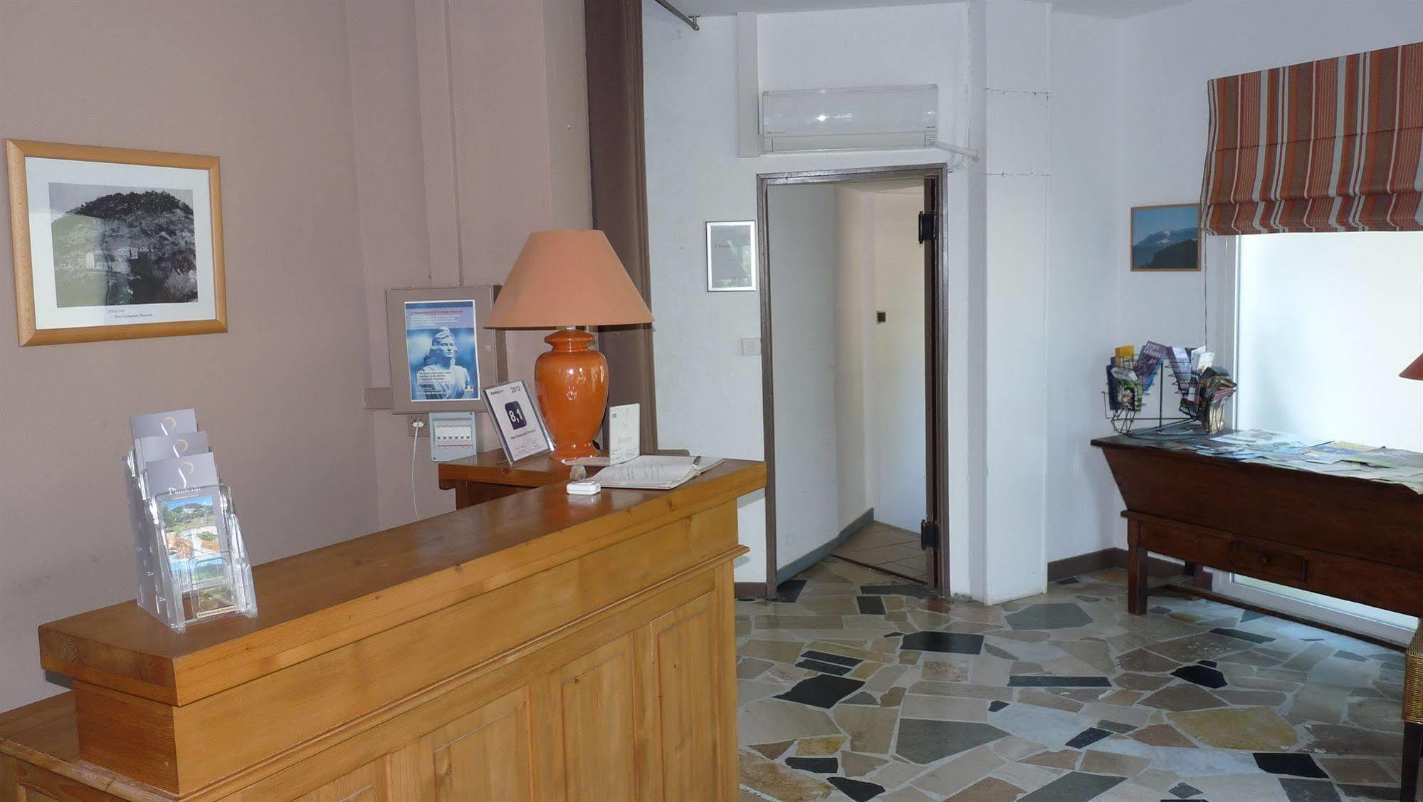 Logis Hotel Restaurant Le Plantevin Propiac Exterior foto